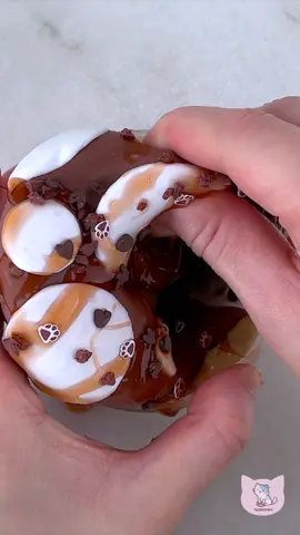 ASMR (no music) Deer Donuts 🦌🍩 from Glamicorn Slimezz - a deep brown donut diy clay slime they smells just like sweet choco donuts 🍫 turns into a thick & squishy clay slime! Full review is on my YouTube channel :) #slime #asmr #slimeasmr #satisfying #diyclayslime #clayslime #squishyslime #fluffyslime #slimereview #slimeowy #meowyasmr 