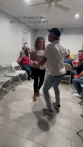 😂😂🤣 #bachatadance #bachatacouple #bailadordebachata #bailador #dominicanos🇩🇴 #dominicanos #dominicanostiktok #dominicanosennewyork #bachatachallenge #bachatatiktok #dominicansbelike😂🇩🇴 #abailarsehadicho💃🕺 #bachatadebarrabarra #elbronx #paratipage #parati #fyp #viral #funny 