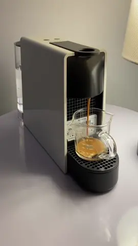 Nespresso Essenza Mini Cafeteira ✨☕️ #nespresso #amazon #comprasonline #OlsaSüperOlur 