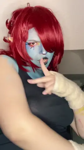 Its funny when people get mad at the fact that I, a man, that dresses up like a girl for funzies, has hair in my armpits lmao #cosplay #cosplayer #undertale #undertalecosplay #undyne #undynecosplay 
