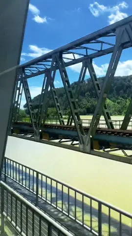 View favorite kalo ke Jogja lewatin jembatan kereta sungai serayu😍 #purwokerto #banyumas #serayu #sungaiserayu #daop5 #daop5purwokerto #taksaka #keretaapiindonesia #fyp 