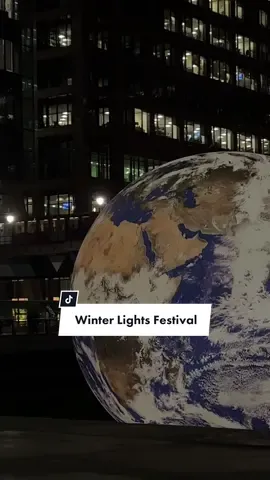 This FREE experience opens today! You can find the map online and follow it round, stopping off at food trucks and restaurants along the way #winterlightsfestival #canarywharflondon #thingstodoinlondon #freethingstodoninlondon #londonart 