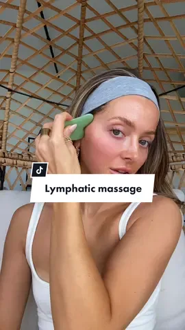 Some face snatching to start the day ✨ learned this from the queen @gracie_norton 🫶🏼 #lymphaticdrainage #lymphaticdrainagemassage #snatchedface #facialmassage 