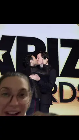 You guys I am never skipping an award show again. #greenscreen #owengrey #smallhands #kiss 