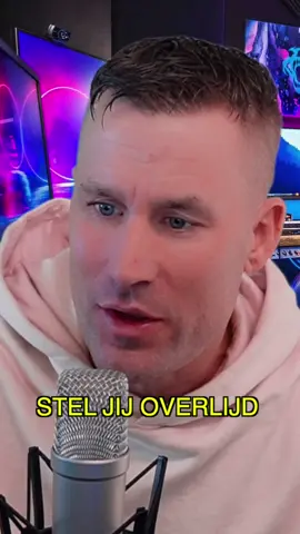 STEL, JE OVERLIJD 😞🥹😥. Wat doen ze dan op je werk? Stukje uit interview…. —- #fy #fyp #quotes #motivation #motivatie #feelgood #rutgeralexander #fypシ #fypage #viral #emotional 