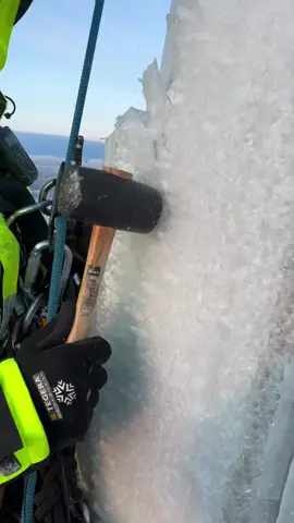 #ice #windcraft #winter #sweden #iceremoval #ropeaccess #foryou #feelinggood 