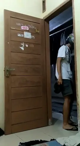 Pisan-pisan tak ora nyanyi🥱 #fypシ #fyp #foryou #bimoaji #goyang #kulipabrikcikarang #kulipabrik #kulipabrikkarawang #rasahbali #dangdut #anakkost