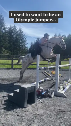 I’m kiddingggg, i miss jumping :,)   #hunterjumper #barrelracer #rodeo