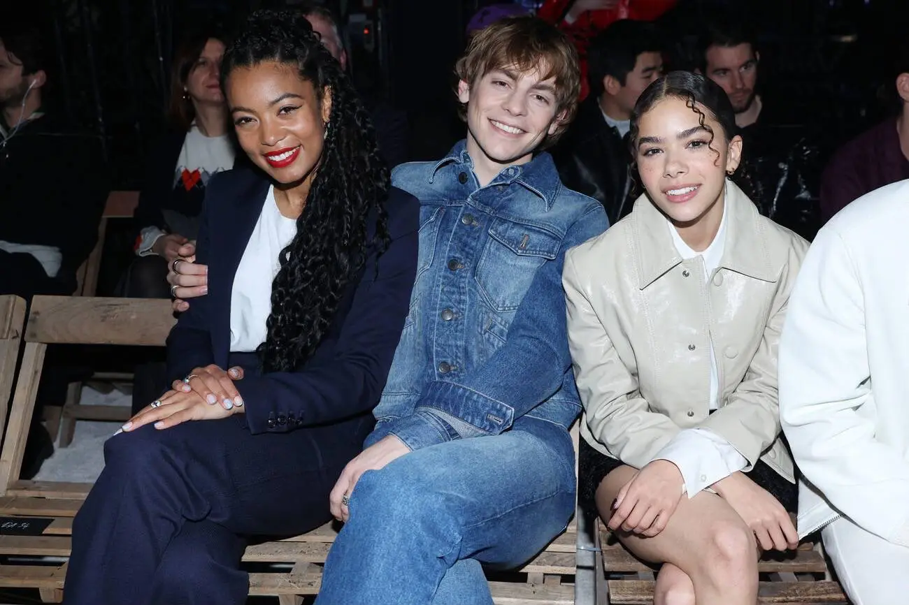 #rosslynch #fyp #jazsinclair #4u #paris #antoniagentry #trending #fashionweek #RAZ 