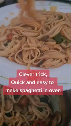 #spaghetti #mushroomsauce#food Receipe: spaghetti,mushroom,cherry tomatoes,spinach, tomato puree &chicken gravy. Put all ingredients in a casserole bowl, pour 800ml chicken broth over the ingredients, season with salt and mix. Put in the oven and cook @250degrees for 30 -35mins.Keep mixing so that it wont dry out.Serve with mushroom sauce.