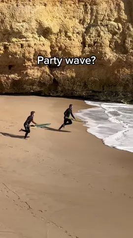 Party waves are the most fun ones! Next time it’s on @Miguel Braz #skimboarding #shorebreak 