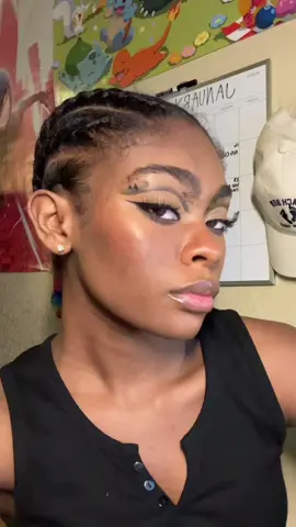 my hair looks so good omg • #tiffanyglowss #fyp #makeup #editorialmakeup #livin #cornrowsbraids #blackgirl #hairstyle #shorthair #naturalhair #protectivestyles 