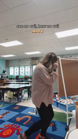 which teacher are you?! #teachertok #teachersoftiktok #teacherlife #subintheroom #substituteteacher #teacherisout 