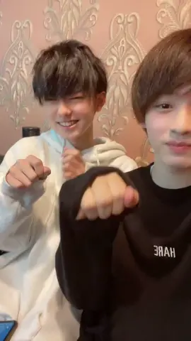 2021年3月頃の惟真くん〜🥰てっしんくんと踊ってたやつ！2人ともかわいい〜！😖💞2人に届け〜！ コメントしてくれると嬉しいです！ リンクコピーたくさんお願いします🔗  #スパフル #チグハグ #馬鹿ばっか #惟真伝心 #かれしん #小田惟真 #fyp  @小田惟真 @t3ssh1n_1_1_1_8  こっそりメンション @ラズベリー  ➰だいすきなひと➰ @꒰ঌ 姫 乃 い し ん 🍎 ໒꒱  @はやちー @小  田  も  も  ち  __ . @🍎ミスターアップル🍎🍼🎀😵💫💘 @𝐲𝐮(๑'𐃷'๑)🍎 @𝓡𝓲𝓸🍎🐬 @𝐢𝐦𝐚𝐫𝐢 🍎🥥 @🟢🧡🐾なな🍎🐻‍❄️🦋 @望月家の虜♥️ @惟真くんの虜🍎 @🍎せいら🐬 @yuna⸜♥⃜⸝ @🍎くぅ🍎いしんのトリコ @🍎ちーちゃん🍎 @🍎ふるふる🍎 @以心伝心🍎 @🍎ゆちゃ🍎 @🍎るあ🐬 @小  田  さ  の  🍎 @🍎りんごくん🍎 @🍎 め い め い 記 念 物 🍎 @👩‍❤️‍👩💍はね𓂃 𓈒𓏸໒꒱🍎🐬  🦈 @🍎➰れおなのいしん➰🍎 @🍎　小　田　__　이　신　🍎 @🍎Ami🍊 @🍎小田惟真にリアコ🍎 @🍎Yuna🍎 @天 然 惟 真 . 🍎 @🍎miyu🍎【👼🏻💗】 @➰ 🍎 り ん ご の さ と 🍎 ➰ @𝙣𝙖𝙣𝙖🍎 @🍎あおい🍎 @🍎こえだ🍎 @🍎 @わたあめ🦄💙🍎🍳🌙🌍 @さき🍎 @RINA🍎🍊🐬 @유 𓂃 𓈒𓏸 🍎🍋 @ゆうな @mmk._.oshi._.love @小田 惟音莉🍎🍊/🐰/👾👻 @🍎みゆ🍎 @🍎mio🍎 @🐬🍎 @。 @天然記念物🍎 @🍎 @yuna._.1120 @R🍎 @小田惟真担🍎 @あゆ🍎【👩🏻‍❤️‍👩🏻💍】 @あ🐺😵💫💘  #みんな大好き 