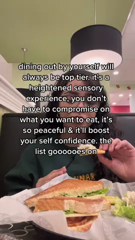 if u have social anxiety just remember no one’s watching u!! #solodate #SelfCare #SelfImprovement #selflove #2023goals #eatingalone 