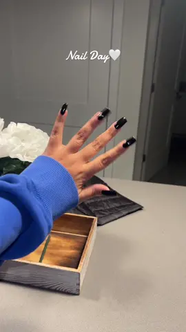 i know im basic but i love these 🥹 #nailday #comewithmetogetmynailsdone 