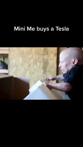 #minime #tesla #funnyvideo #humour #comedyvideo 
