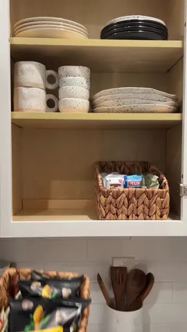 This is your sign to organize your snack cabinet 👈🏼  #cleaning #CleanTok #organizing #organizedhome