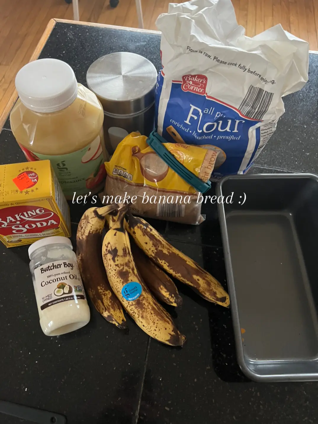 don’t throw away those overripe bananas! we love a good banana bread  🍌 #bananabread #bananabreadrecipe #baking #bakingtiktok #bakingtok #easybakingrecipes #cooking #DIY #vegan 