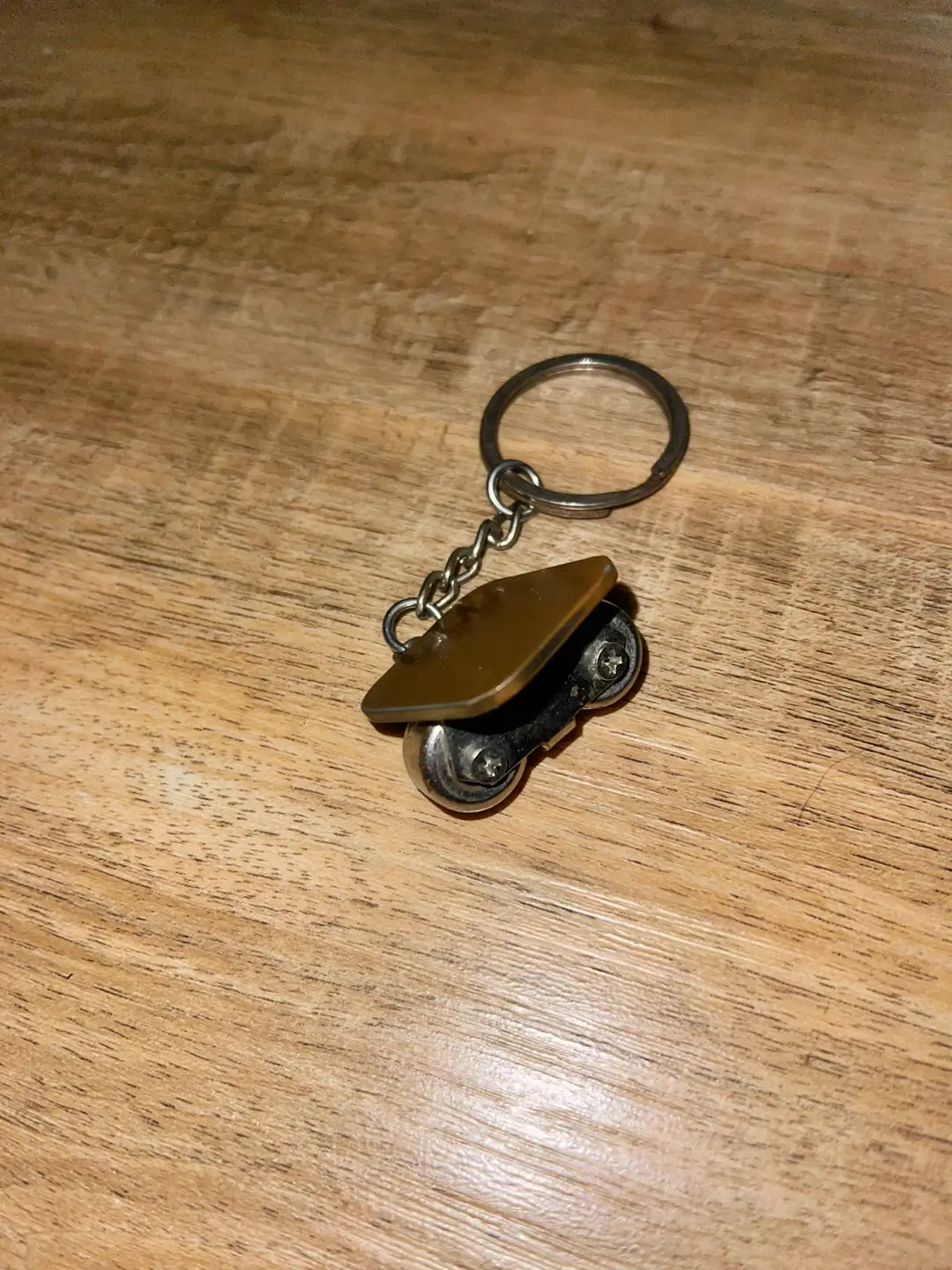 episode 78 | level: skate keychain 🥶 . . . Inspiration: @_kinder_.bueno_ 