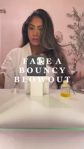 Fake a blowout with a curler and some clips! This typically takes me 15 mins. Much cheaper than paying for a blowout and looks just as nice! 🤍 #fakeblowout #blowoututorial #volume #blowoutwithcurler #latinastiktok #latinacreator #latinacommunity #firsttimemom #firsttimemomsoftiktok #fyp 
