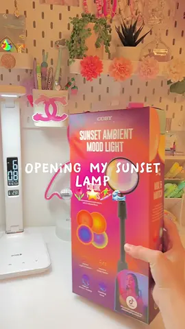 Its so pretty!!⭐️🫶🏻 #sunset #sunsetlamp #lamp #opening #unboxing #preppy #Vlog #haul #Love #pinterest #room 