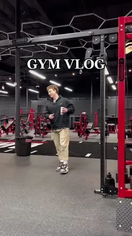 First gym vlog at the new zoo culture! Back workout mic’d up #GymTok #Fitness #gym #micdup #gymvlog #GymLife #backworkout 