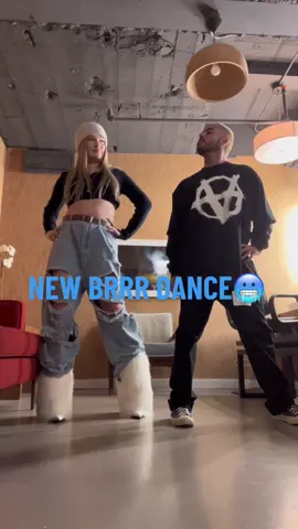 It’s cold out❄️Get in bitches  with my ice queen @kimpetras  #brrr #dance #choreography 