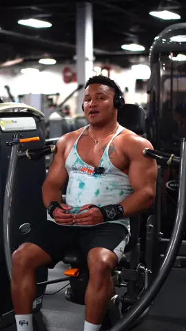 Stop wasting your time at the gym… If you are executing an exercise for a specific muscle group, make sure that you know how to isolate that muscle as much as possible.  Way too many people get their presses wrong. I know that if you are watching this, you won’t be one of them anymore 🙏🏽🙏🏽🙏🏽 #c#chestworkoutb#benchpressb#bodybuildingb#bodybuildingtipsf#fitnesstipt#trainerc#coachtrainsmart   