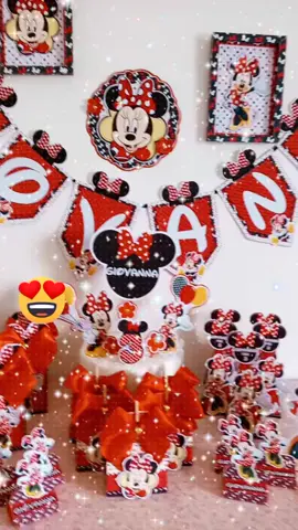Kit So um Bolinho Tema Minnie Vermelha. #soumbolinhoemcasa #festaemcasafacil #papelariacriativa #artesanatocriativo #kitsoumbolinhominnie #aniversario #temamenina #personalizadoscomamor 