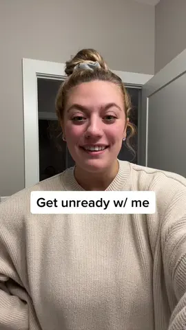 Get to know me while I get unready 🫶🏻 #grwm #getreadywithme #getunreadywithme #getunready #gettoknowme #gradschoolreject #personaltrainer #certifiedpersonaltrainer #deadmomclub 