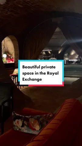 If you’re hosting, this room holds up  to 25 guests and is completely private as soon as that curtain is pulled. 📍The Libertine under the Royal Exchange. #london #londonhotspots #londonbars #hiddengemlondon #londonlife #londonrestaurants #thingstodoinlondon #londontiktok #privatediningroomlondon #privatediningexperience 