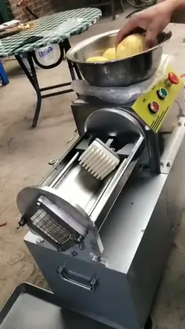 Cutting 🥔 into 🍟 #cutting #potato #potatoes #fries #frenchfries #chips #machine #machinery #foodprep #slicing #engineering #mechanicalengineering #electricalengineering #mechanism #engineers #engineeringlife #engineeringlovers #engineeringporn #mechrec #science #engineer #satisfying #viral #viralreels 