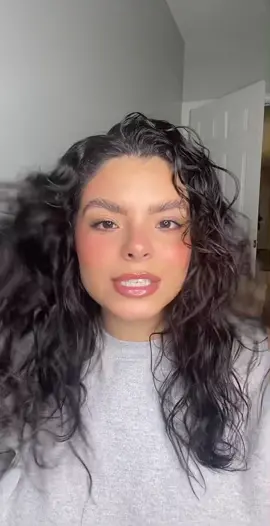 🫶🏼♥️ #chattygrwm #quickmakeup #curlyhair #naturalhair 