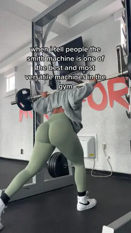 especially for training legs + glutes 🤌🏾 #gym #GymTok #Fitness #FitTok #fitnessmotivation #workout #glutes #growyourglute #legday #smithmachine #blackgirlfitness #fyp 