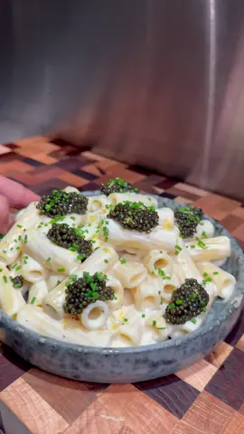 Caviar Pasta 😍🤝 #pasta #caviar #pastatiktok #EasyRecipe #EasyRecipes #pastarecipe #asmrfood #homecooking #dinnerwithme #easydinner #recipesoftiktok #fancy #italianfood #dinnertime 