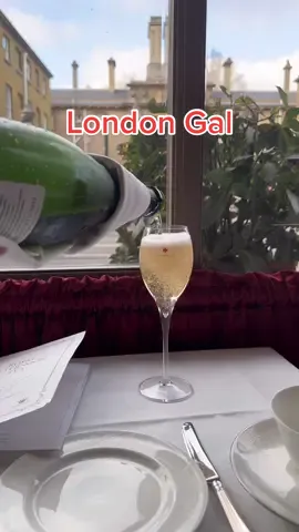 London has all the vibes 10/10 recommend #london #unitedkingdom #travel #traveltiktok #blackgirltravel #solotravel #londonblackgirl #travellife #blackgirlluxury #hightea #travelingwhileblack 