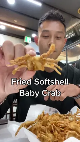 Looks like a 🕷️Crabs & lobster are actually related to bugs😅 #seafood #crab #crabs #tiktokfood #foodreview #koreanfood #korea #FoodTok #seoul #noryangjin #noryangjinfishmarket 