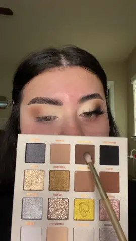 I love!!!!  @bebellacosmetics  I’m snow cute Palette (it’s out of stock but another good option is the Wild Behavior palette) ✨DC: Araizamakeup ✨  @sigmabeauty  liner ✨DC: Araizamakeup ✨  *not sponsored  #fyp #parati 