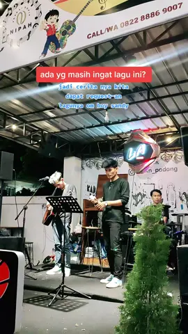 cerita nya lagu ini soal laki2 yg merantau ke negeri orng untuk mimpi menikahi gadis di kampungnya, berharap semua yg diimpikan kenyataan, sementara nasib di rantau tidak kunjung membaik,  kira2 se paham aku begitu gaiss hehe komentar aja klo aku keliru ya gaiss #boysandy #boysandi #minang #rantau #cinta #laguviral 