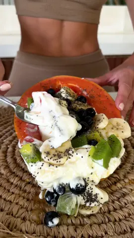 Papaya Boat Bowl 🍍 Healthy tropical breakfast or snack bowl ready in under 10 min. Save this for later!  Ingredients:  -Half a papaya  -Greek yogurt  -Banana  -Kiwi -Blueberries -Honey or vegan alternative  #papayaboat #healthybowl #tropicalbowl #healthyrecipes #breakfastrecipe #fyp 