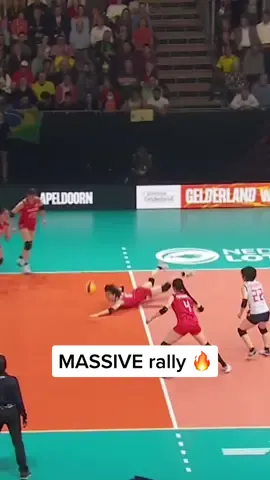 What doesn’t this rally have?! 🤯 #volleyballworld #megarally #match #volleyball 