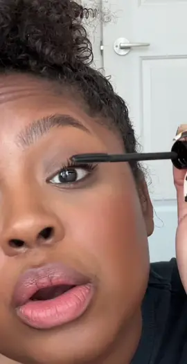 Trying the L’Oréal Telescopic mascara #makeup #beauty #makeupreview #BeautyTok #beautyhacks #makeuphacks #viral 