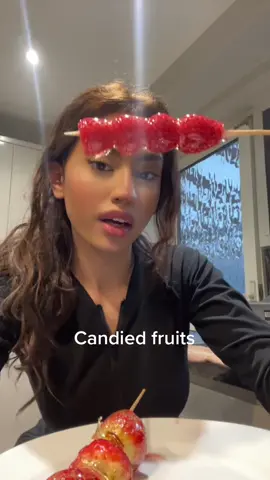 Rasberry and strawberry tanghulu #candiedfruits #tanghulu #mukbang 