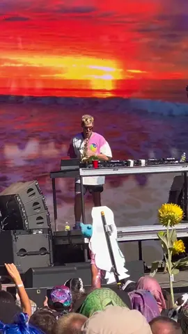 live in the moment🦋 @mynameisgriz  #chasingthegoldenhour #GRiZ #grizfam #edmtiktok #electricforest #edmmusic #foryou #fyp #edm #liveinthemoment 