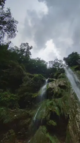 jangan pernah menyerah....karena kita bisa..... . . . . . . . . . . . 📍Tengku Siwa waterfall 🏞️desa nggelak_kec.reok barat_KAB.manggarai #nttpride🏝🔥 #fypシ #fypdongggggggg #tengkusiwa #tengkusiwareokbaratmanggarai  #anaktimur #rakat #rakattimur