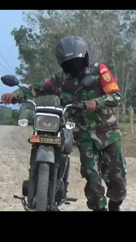 Babinsa modis #tniad  #babinsalinggau  #korem044gapo  #tnimengabdidanmembangunbersamarakyat 
