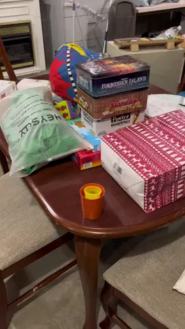 Home declutter part 43. #declutter #clean #cleaning #CleanTok #decluttering #declutteryourlife #declutterwithme #basement #organize #organizewithme 