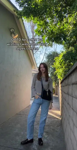 My husband and i wanna go so bad someone give me tickets #OOTD #harrystyles #djerfavenue 
