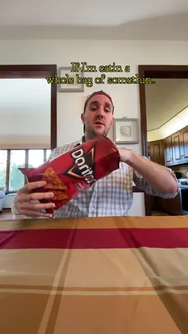 Whats goin on here pal 🧅 #fypシ #foodtiktok #snack #chips 